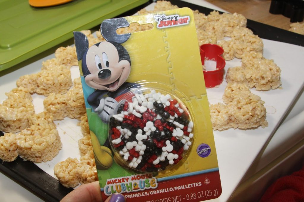 The Partiologist: Mickey Mouse Rice Krispie Treats!