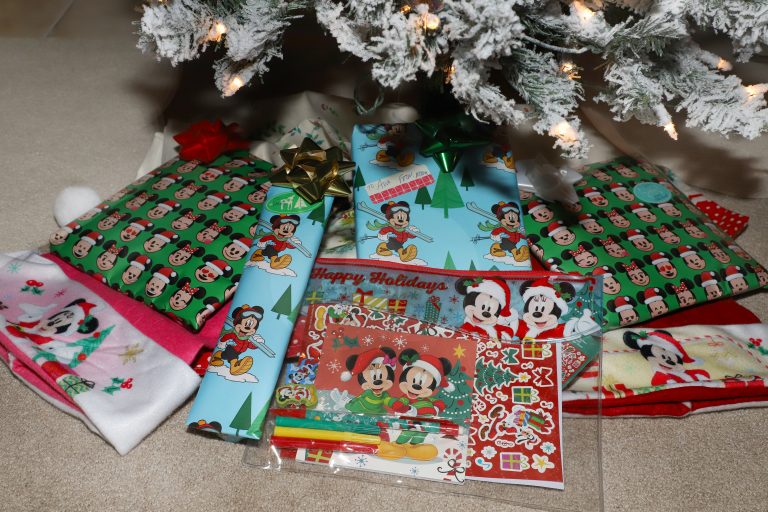 DIY Mickey and Minnie Mouse Disney Christmas Tree - For the Love of Food