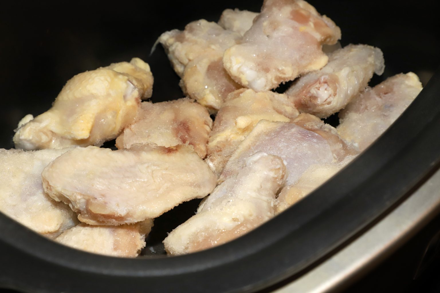 Crispy Buffalo Chicken Wings in the Crock-Pot - For the Love of Food